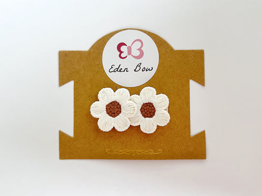 White flower crochet