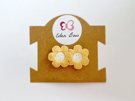 Yellow flower crochet